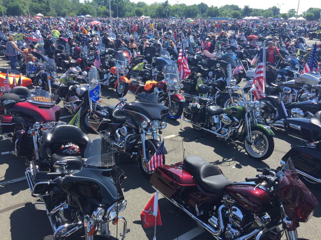 aslawetsky's tweet photo. Almost ready! http://t.co/rtcr2FzAMW #CancerRide #rollingthunder @RicohTweets http://t.co/QMHt7uEI2A
