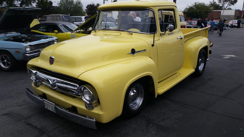RockysGrandpa's tweet photo. more ford classics ... #carcadia http://t.co/FKna2pRQeu