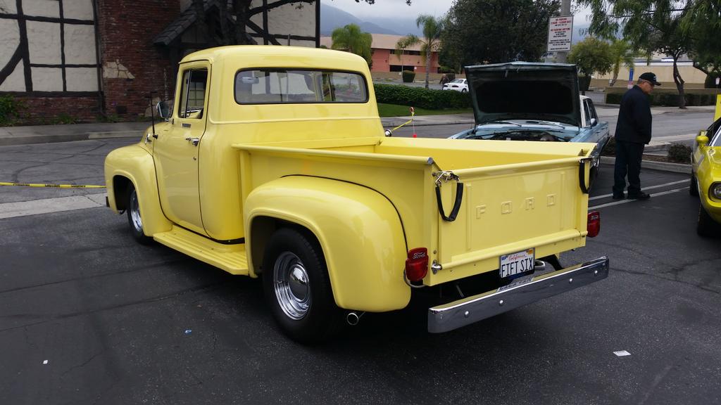 RockysGrandpa's tweet photo. more ford classics ... #carcadia http://t.co/FKna2pRQeu