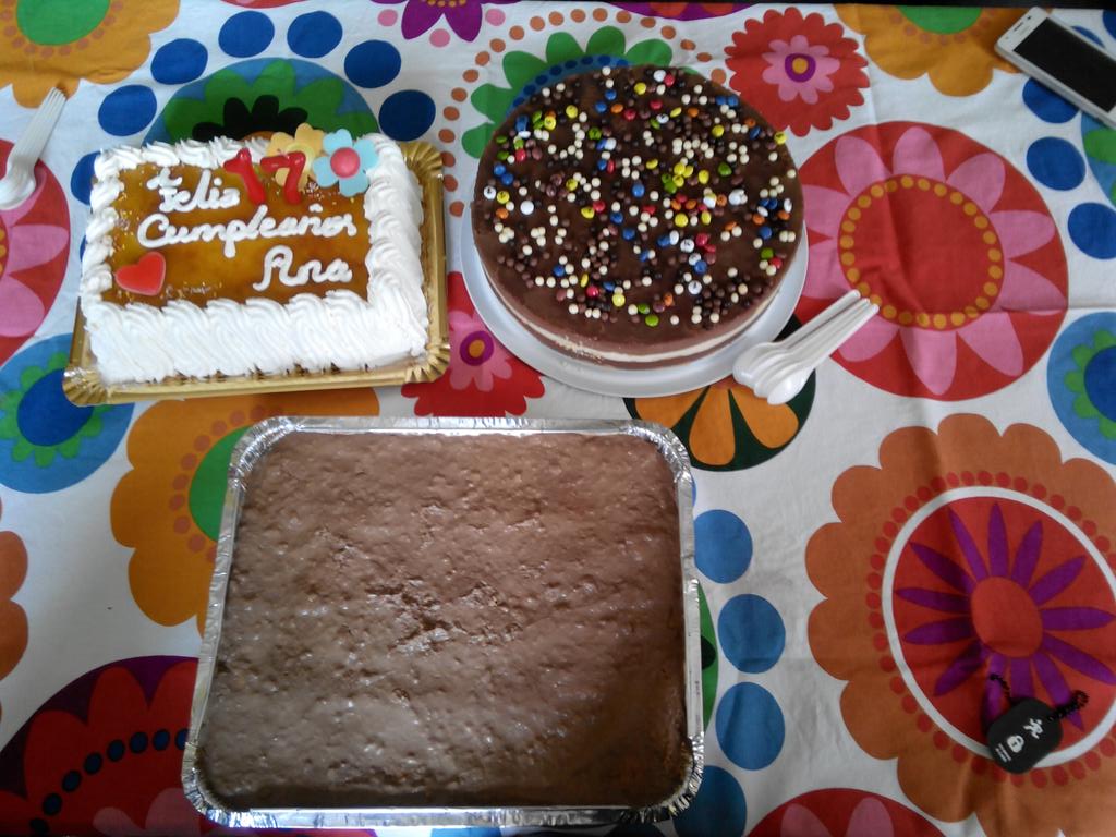 AnaWhite245's tweet photo. Cumpleaños sin tarta 🎊🎉 😝😝😝😍😍 http://t.co/uqAwZzLRTd