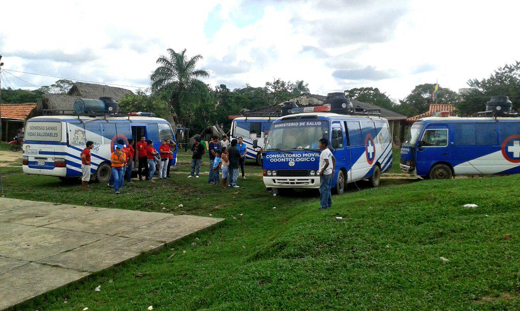 AdemafBeni's tweet photo. ADEMAF, Min.Salud, EMAPA, Corregimiento de Trinidad y  Trab.Sociales realizan "Feria Integral Comunitaria en Ibiato". http://t.co/1lapymB8WC