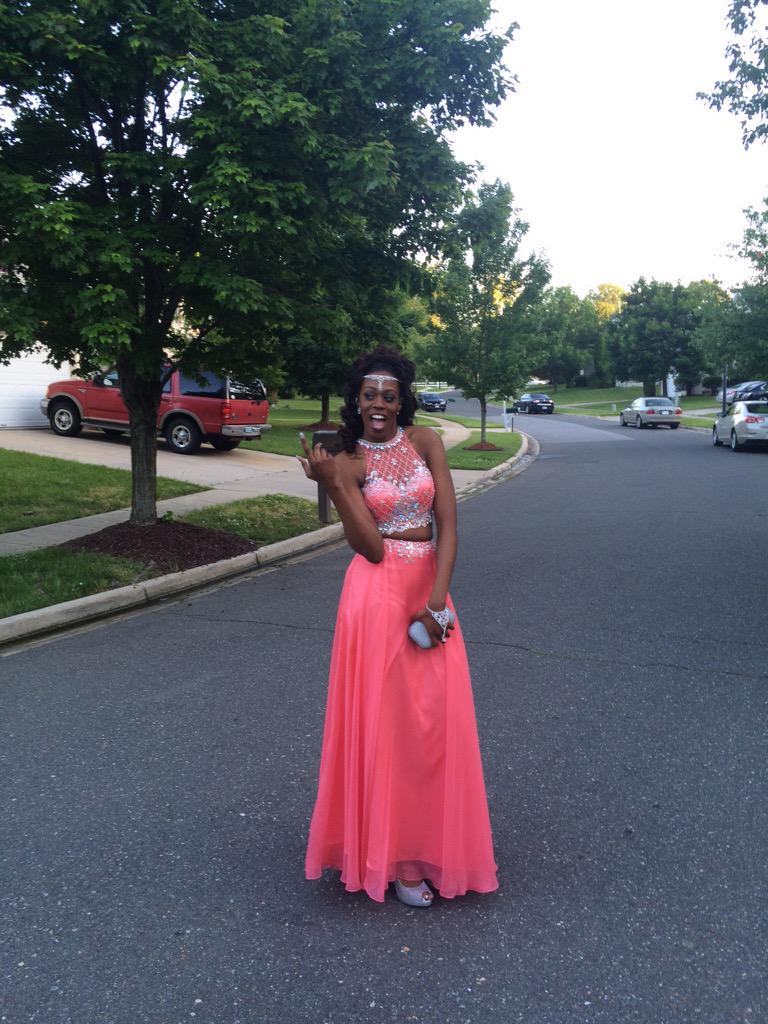 JeffBoykin's tweet photo. De'Janae Boykin prom pics #2015 @CHFlowersHigh #CHFlowers prom #FlowersProm http://t.co/3KDtnHWzkh