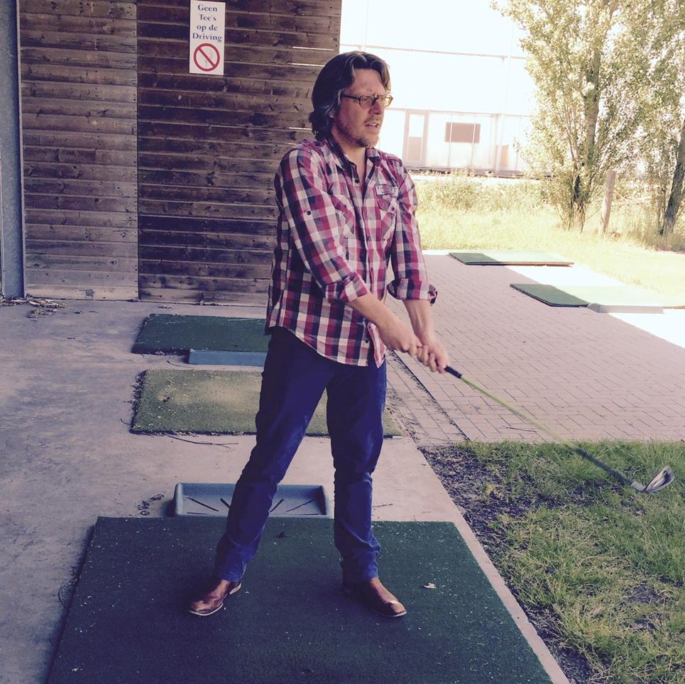 RobAllaert's tweet photo. Went golfing with my oldest son. #driverange http://t.co/0c81Y43isX