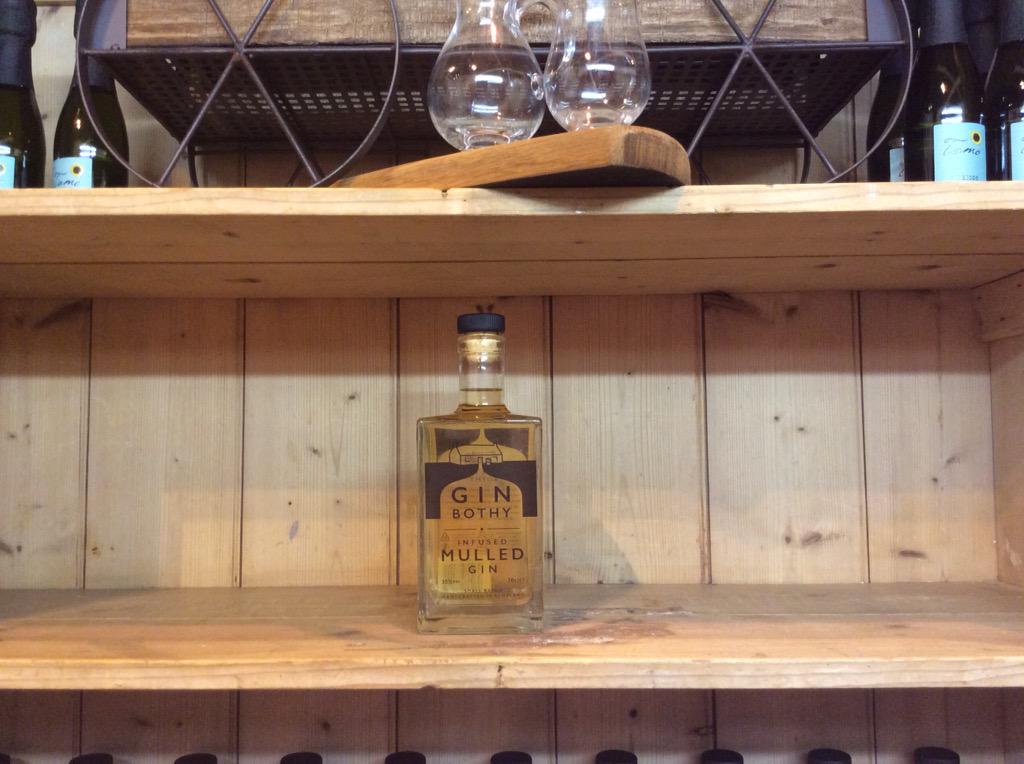 TheGinBothy's tweet photo. The last lonely Mulled Gin! Very popular today at the @IdealHome_Scot #IHSS15 #bothyloons #bothylassies http://t.co/77it82LWli