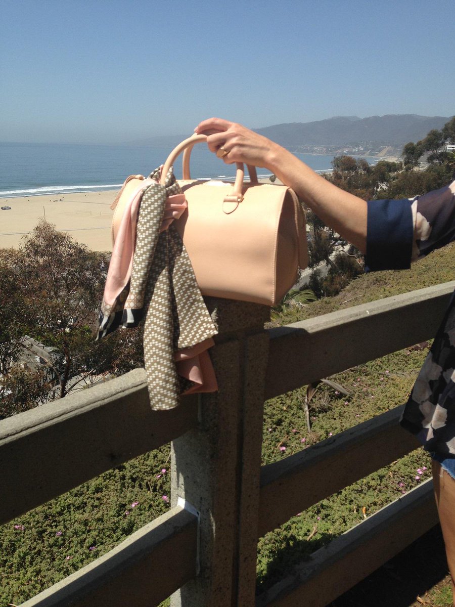 yoox's tweet photo. Beach babes: on the road with @ambervalletta &amp; the @MasterandMuse collection. Shop the style > http://t.co/scuGAWoWIp http://t.co/oAoXpu2DdX