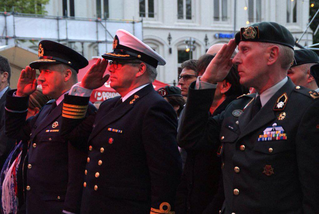 "joint"= samen genieten van <a href="/spanjaardsgat/">Spanjaardsgat</a> met dank aan @Adelborsten @Cadettencorps @CDCNLDA en foto Theo Herrings.