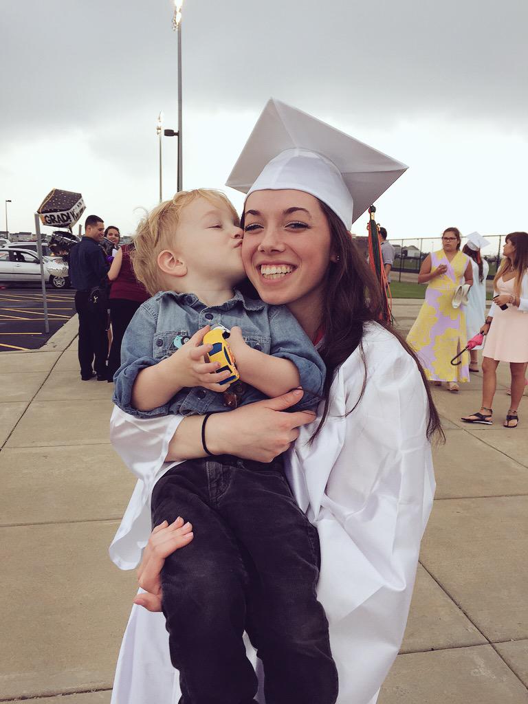 BrooklynMoll's tweet photo. I miss my little best friend #ellisk http://t.co/rqe9vp0ACm