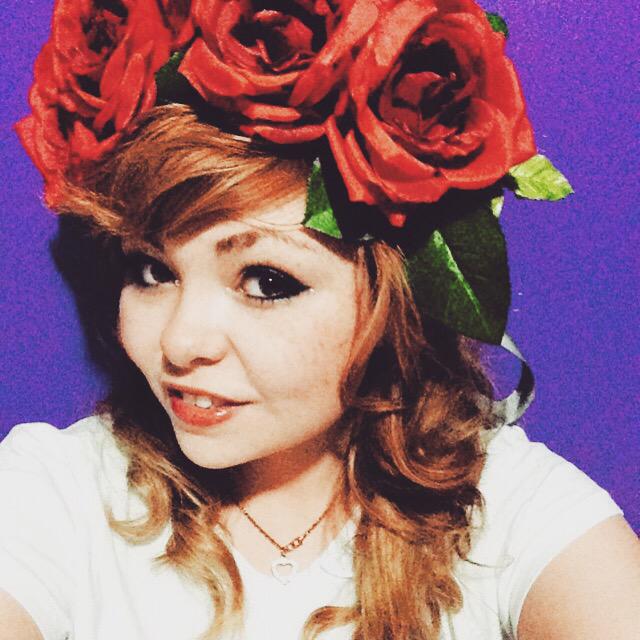 Pinuplovely2014's tweet photo. Flower crown inspired be #LanaDelRey #roses #flowercrown #art #artist #crafts http://t.co/MlE14W6vGp
