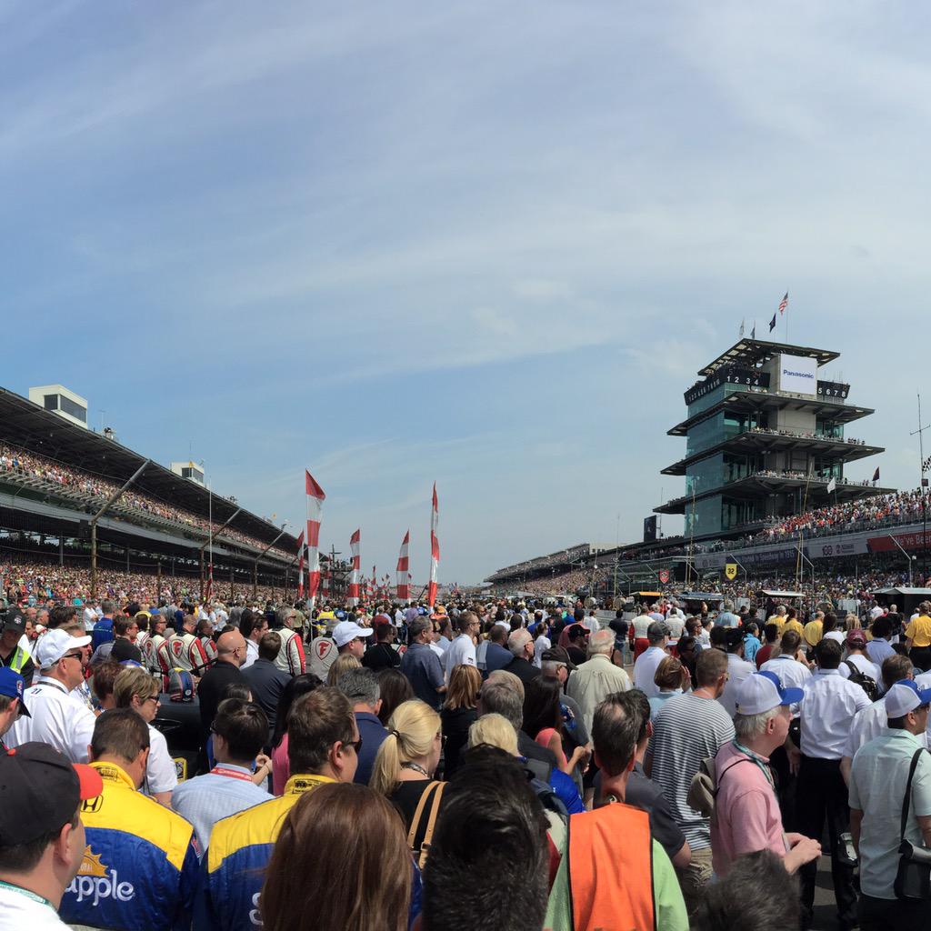 GEICORacing's tweet photo. View from the starting grid! #Indy500 #TeamGEICO #TeamChevy #11 http://t.co/hEdARG1dwA