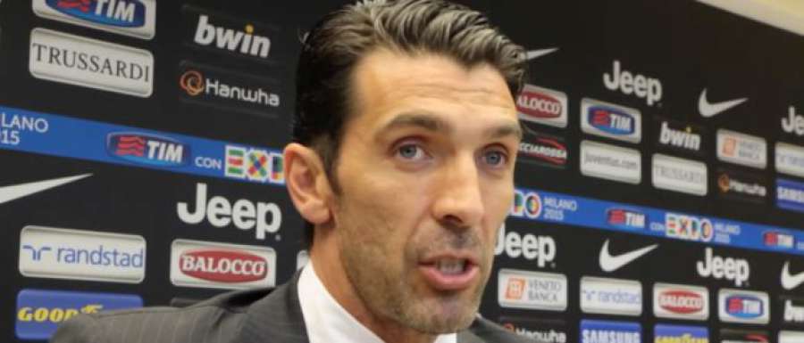 diarioas's tweet image. &quot;Xavi es junto a Pirlo el mejor medio de los últimos 15 años&quot;. ¿Estás de acuerdo con Buffon? ▶ ver.as/uo7dk