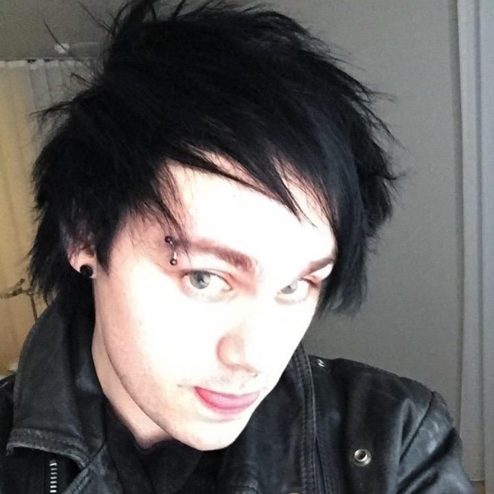 5SOSREACTING's tweet image. 