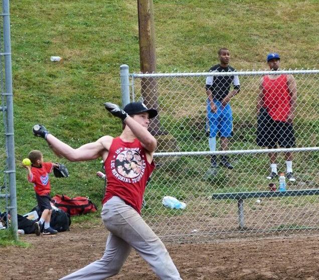 HWHSSoftball's tweet photo. Hopefully @aaron_mantle31 brings this swing with him tomorrow. #ByeByeBall http://t.co/nguiwdlNLo