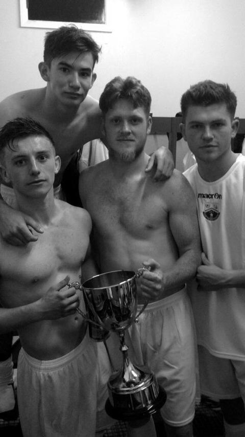 Our very own 1D With the trophy 👀