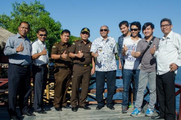 _KotaParepare_'s tweet photo. Sheila On 7 Puji Parepare @sheilaon7 
http://t.co/P4H8aCqsp7 
@SmansaGolden015 @Visit_Parepare 
#ParepareKotaHabibie http://t.co/ynKGDHwh7w