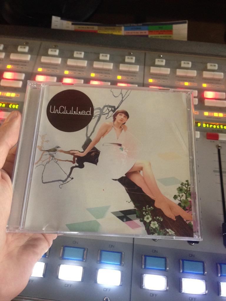 julitroescovar's tweet image. Unclubbed (2009) lleno de versiones de éxitos dance en un estilo diferente. Aguanta!