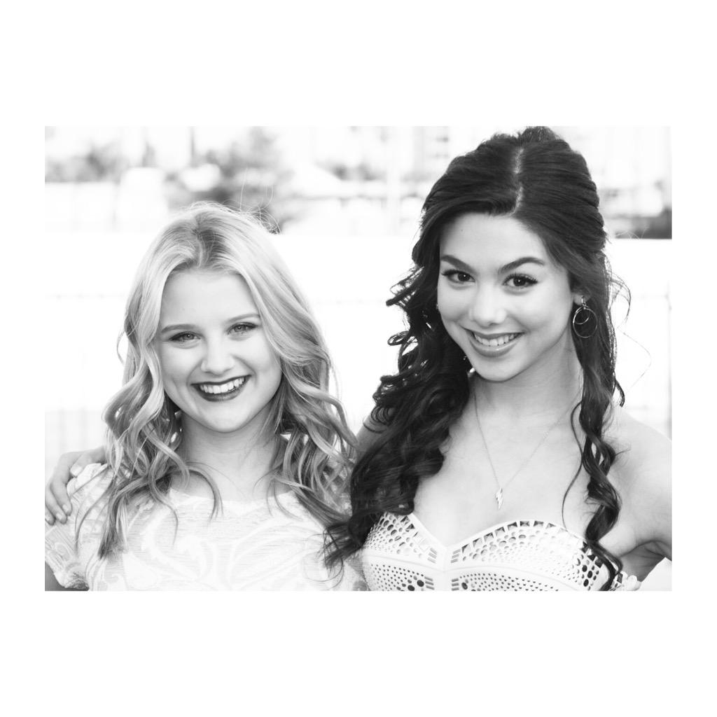 kirakosarin's tweet image. HAPPY BIRTHDAY QUACKERZ @Kamrynquack! When did we get so old? 😁 Happy 18th!

(#SendbackSunday to HALO Awards 2013)