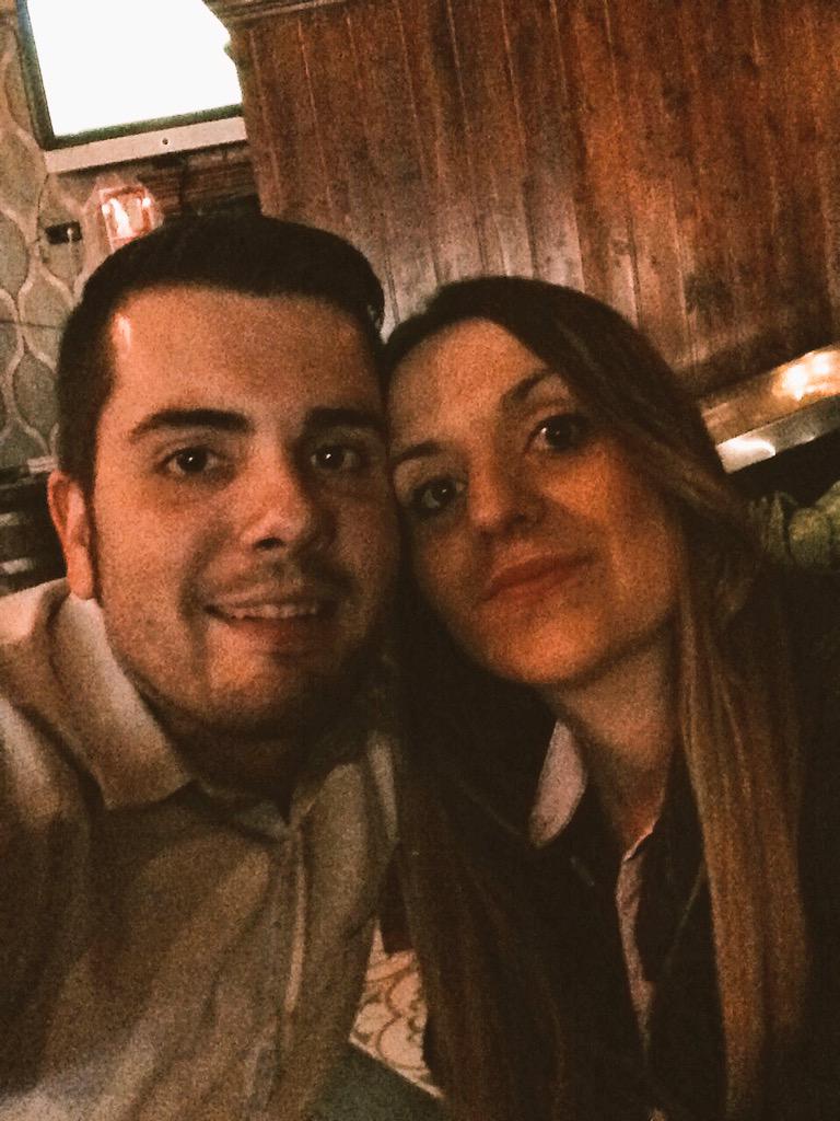 JJGarciaCobo's tweet photo. Cuando estoy a tu lado me haces sentir el hombre mas feliz del mundo. Os quiero mucho @NievesNam http://t.co/s0DVXMBWko
