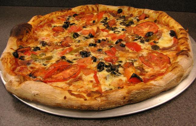 elperiodico's tweet photo. Detenido un pizzero israelí por echar marihuana en lugar de orégano a las pizzas http://t.co/RUdvuhUjXP http://t.co/hKvQOVncRC