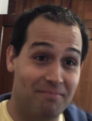 LaSexta6N's tweet photo. El youtuber @HDCordonesHD es denunciado por señoras de volumen grande por hacer un tutorial de puerta 2x2. http://t.co/nHNuf8D6Ln
