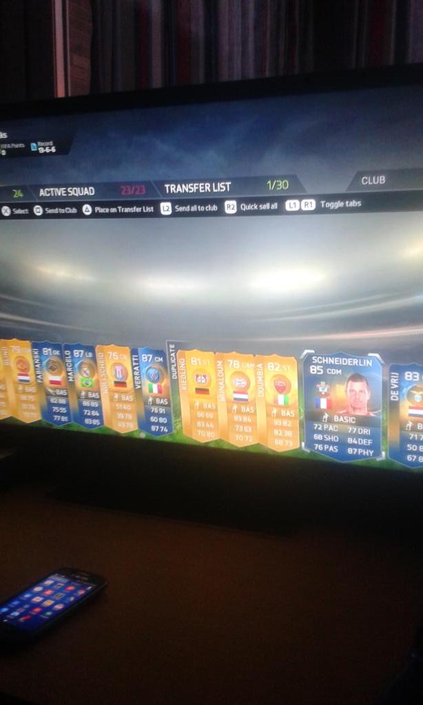 XHAKAFC_'s tweet photo. @MattHDGamer @NepentheZ @Nick28T @Nick28T  OMGGG! look at this packkk my friend got!!!!! http://t.co/aa5XlrLOhT