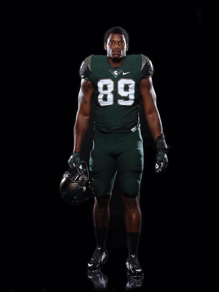 GearFootball's tweet photo. Michigan State new Alternate Uni's 😍 http://t.co/UWey17xp9Z