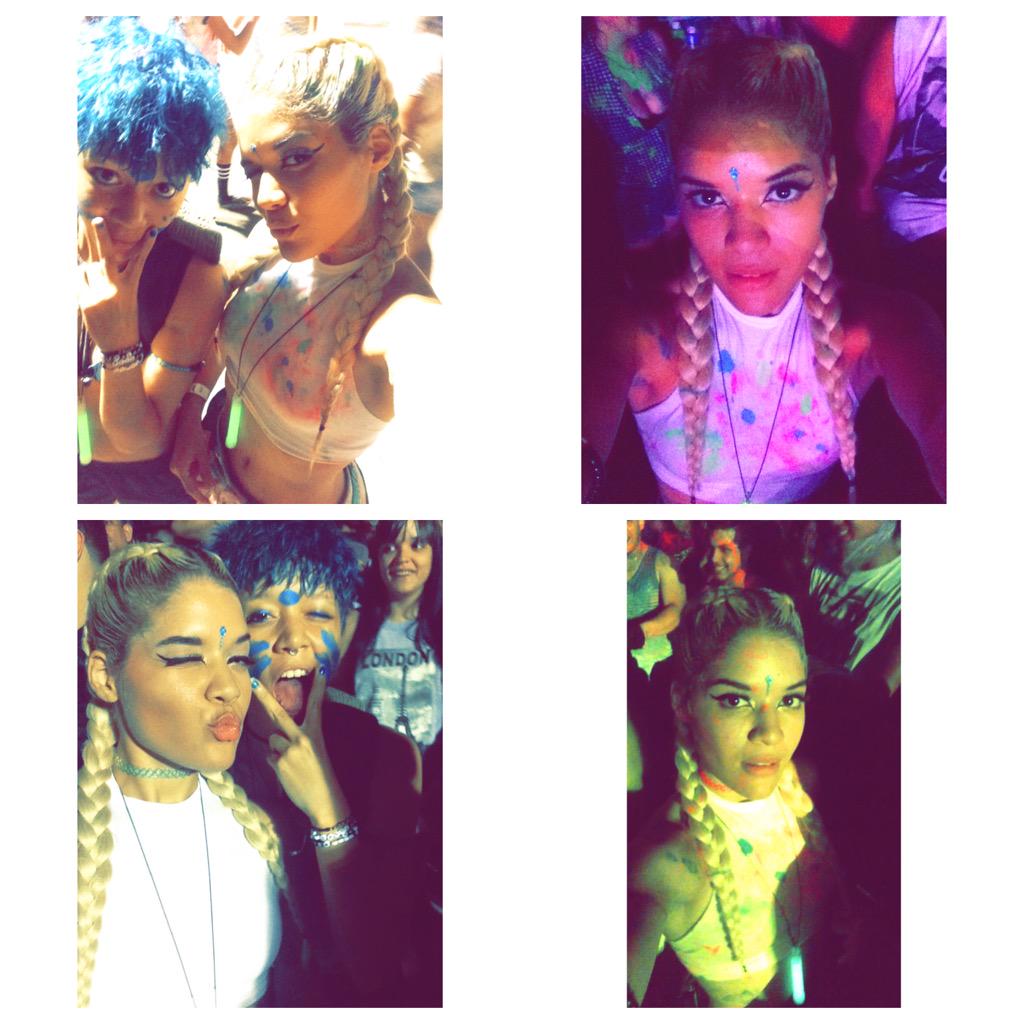 AintNoWifey9's tweet photo. Anoche en el #LifeInColorPR #LIC2015 with my sis @PerfectAlien8 😈🎨😝🎉 http://t.co/4FGg1pwitm
