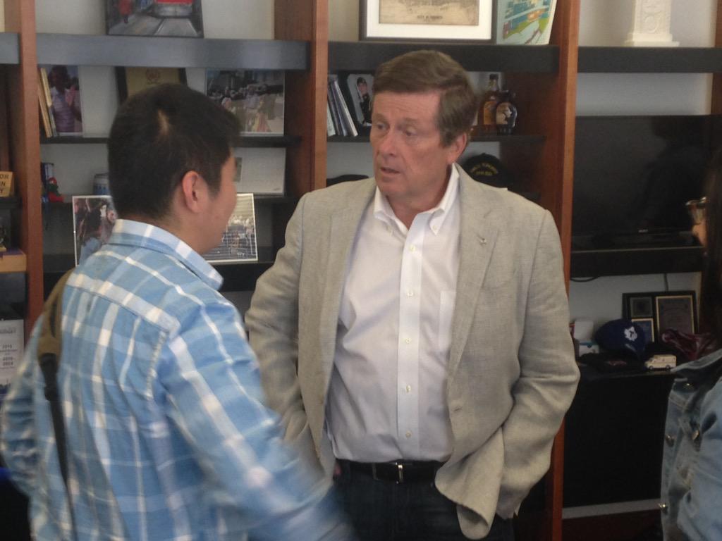 Doors_OpenTO's tweet photo. MT @Shawn_Jeffords: Mayor Tory meets with visitors to his office during @Doors_OpenTO. #topoli http://t.co/itJd7LrEcc #DOT15