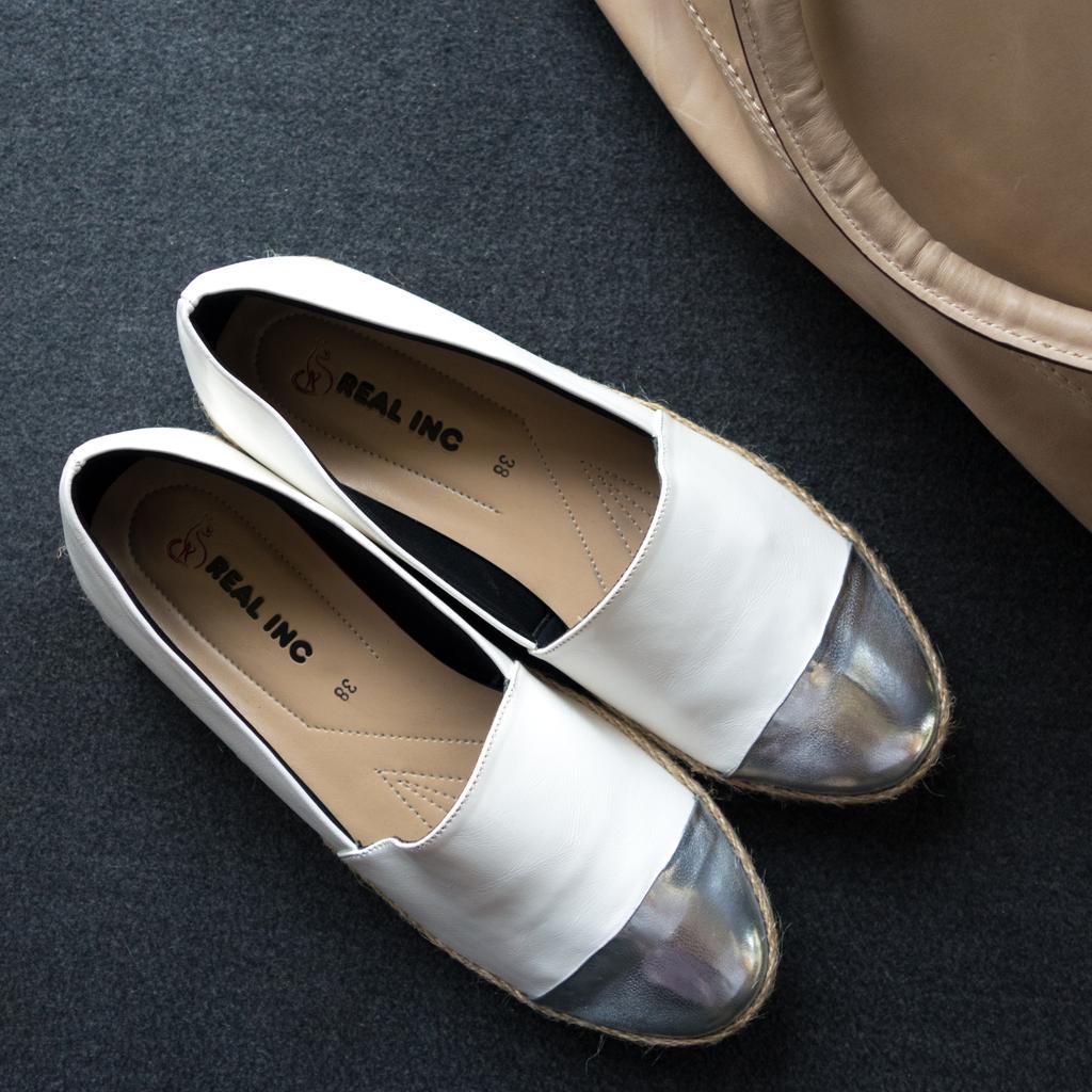 REALincstore's tweet photo. READY STOCK • Georgia Espadrilles (white) by REAL INC | IDR 190.000 size: 39,40 order: whatsapp 085720037712 http://t.co/JXWd6Ii5xY