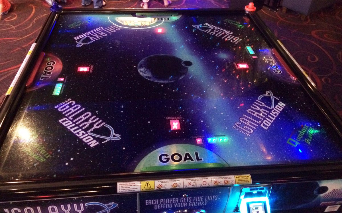 pinstackbowl's tweet photo. 4-person air hockey = Sunday Funday done properly. http://t.co/14y2ZKWXvm