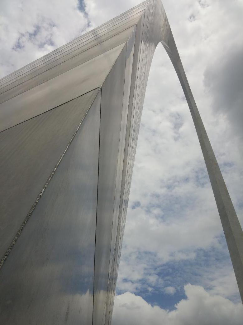 codi_mckee's tweet photo. Stopped by the Gateway Arch on the way home! http://t.co/5k60SI3gQh