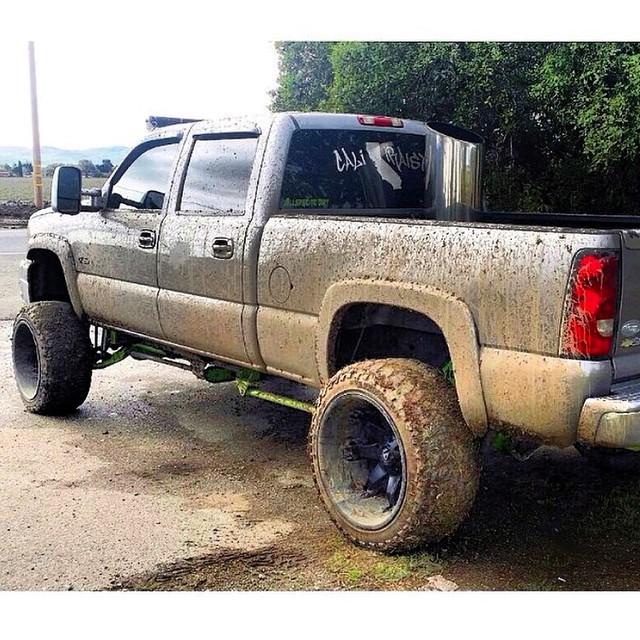 Rolling Coal on Twitter "Dirty duramax with a massive