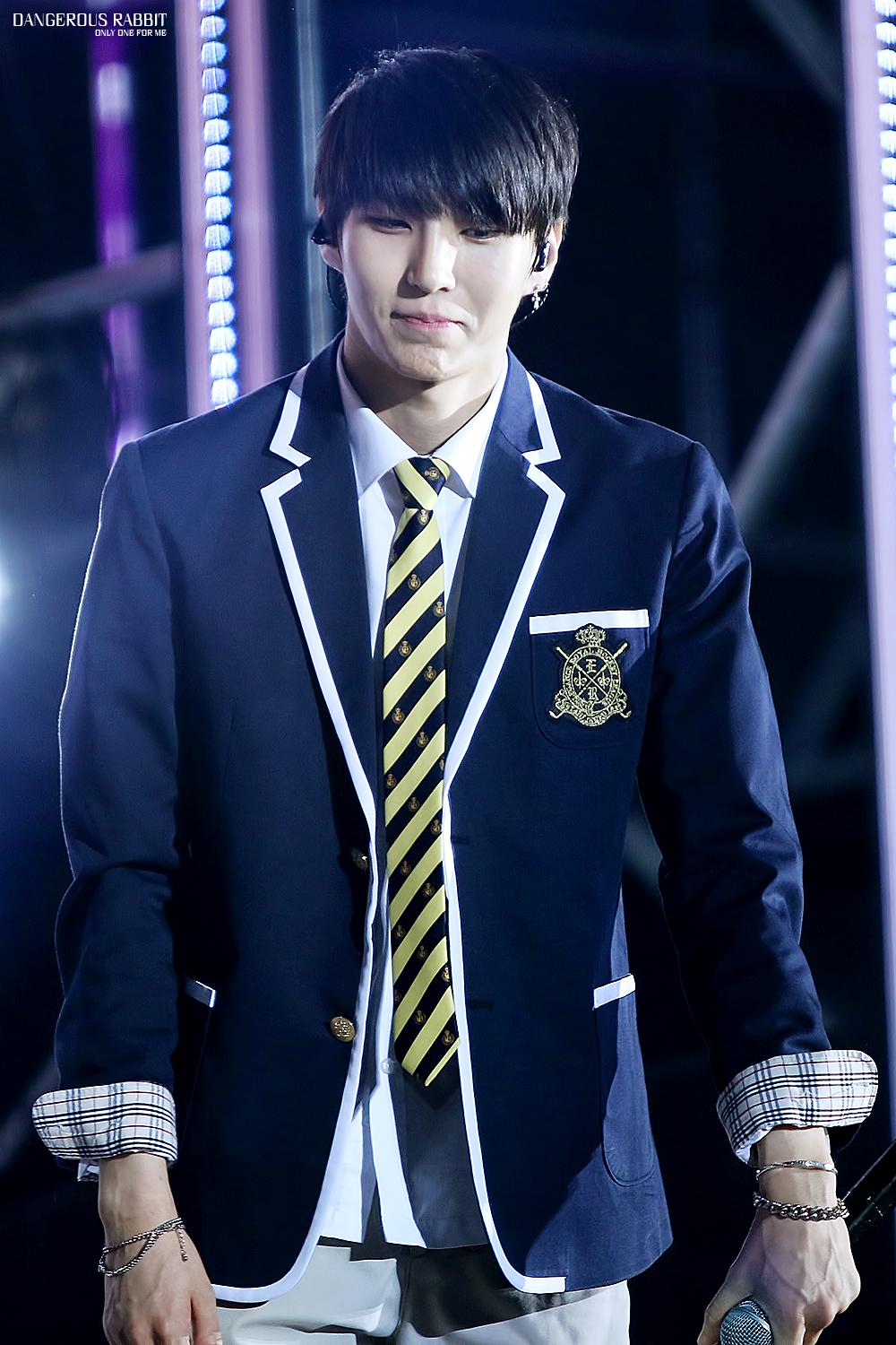 CFyhA5rUsAASQ1z.jpg:large