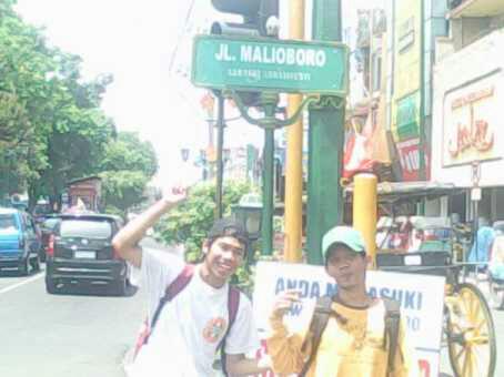 sgyono_'s tweet photo. come home to the city of jogjakarta sultan http://t.co/zKBrEDYOpU