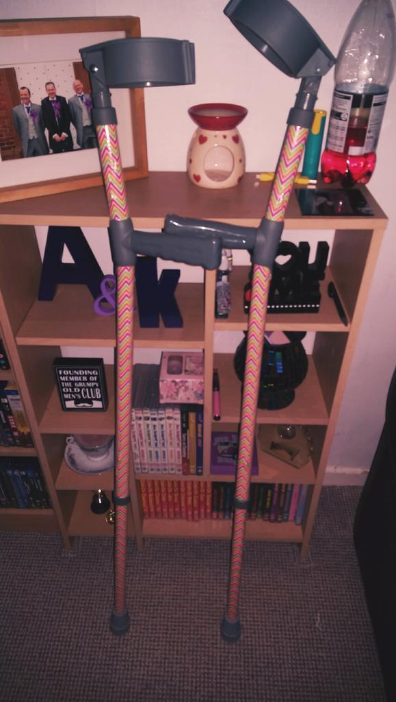 kelle_scott's tweet photo. #Experiment #crafty #ducktape just because I have to use them doesn't mean they can't look #fabulous #achillestendon http://t.co/PIAdFCjK4E