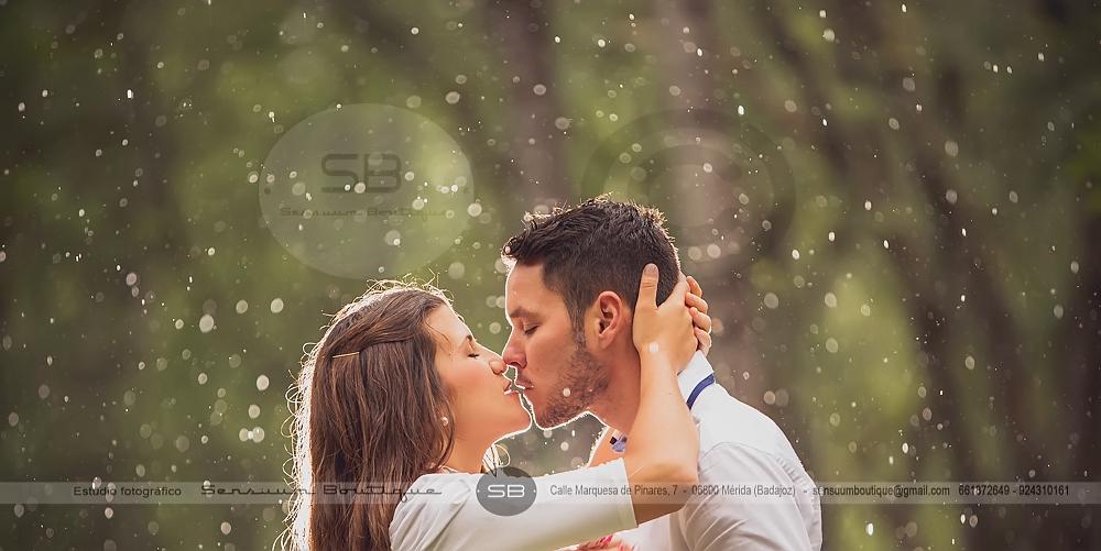 SensuumBoutique's tweet photo. #preboda #LaurayFran #bajolalluvia #beso #kiss 
#fotografosdeMerida #SensuumBoutique
#naturaleza #secasan #love http://t.co/btxiVoQw8V