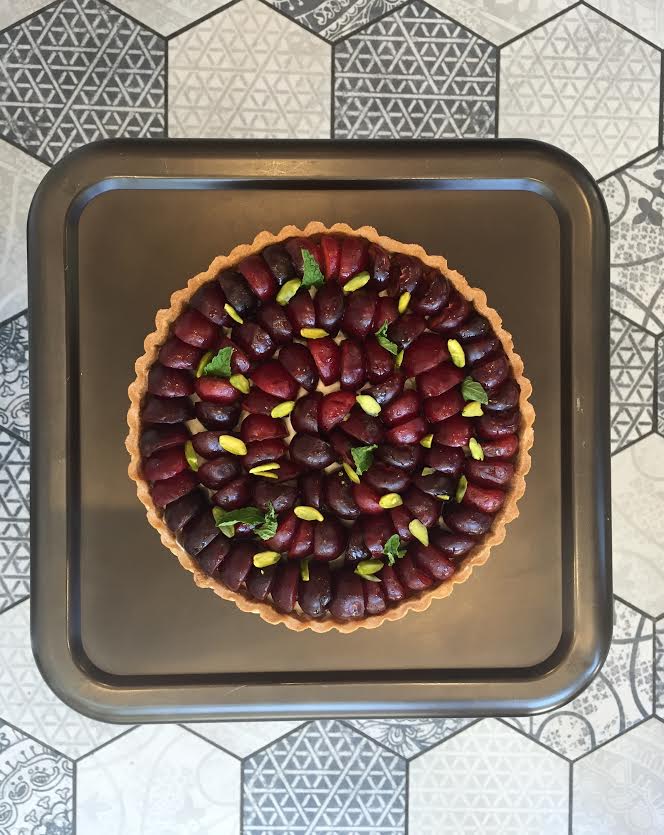 Cafe_Madeleine's tweet photo. It's #cherryseason! Tarte aux cerises et pistache #classicfrench #ceriselygood http://t.co/3IR6CPXgh8