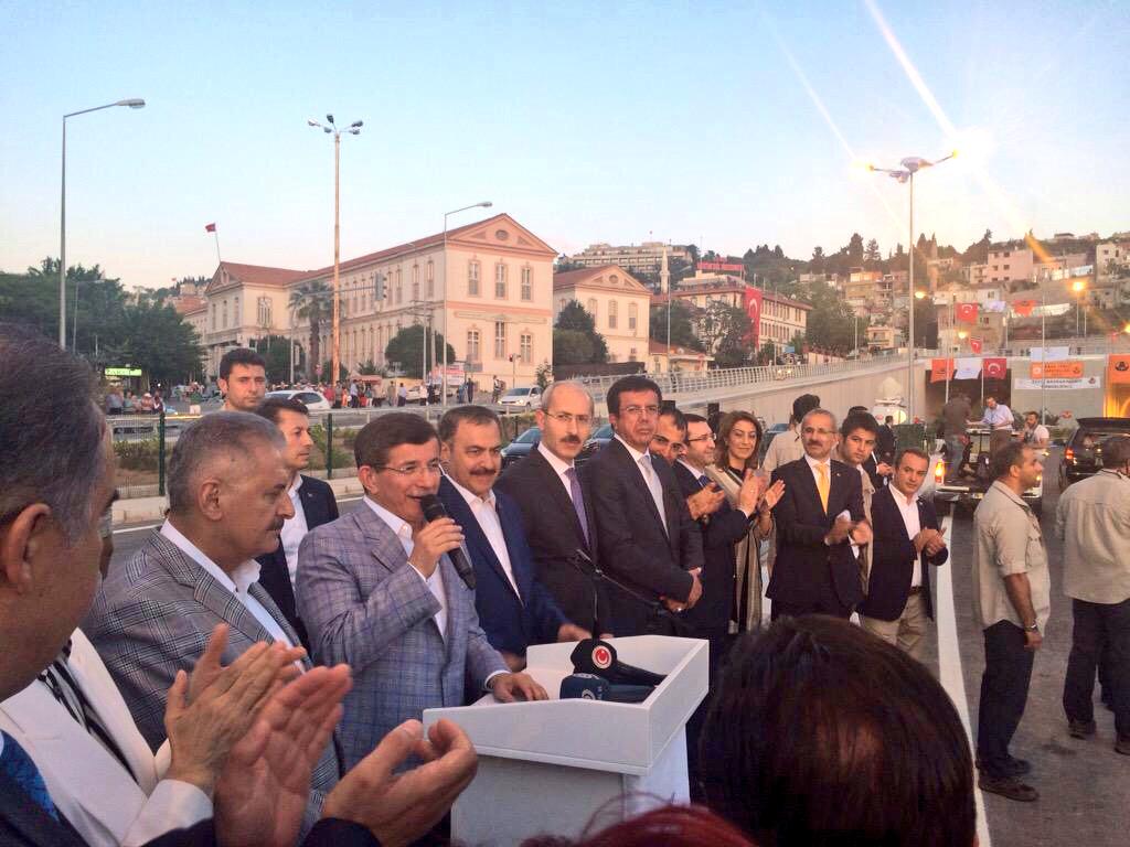 VeyselEroglu's tweet photo. Sn Başbakanımız ile İzmir'imizin trafik yükünü rahatlatacak Konak Tüneli'nin açılışını gerçekleştirdik

Hayırlı olsun http://t.co/p6Ab9NSTww