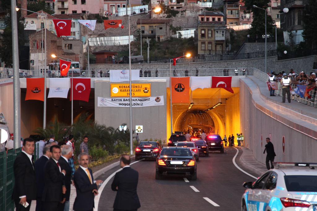 VeyselEroglu's tweet photo. Sn Başbakanımız ile İzmir'imizin trafik yükünü rahatlatacak Konak Tüneli'nin açılışını gerçekleştirdik

Hayırlı olsun http://t.co/p6Ab9NSTww