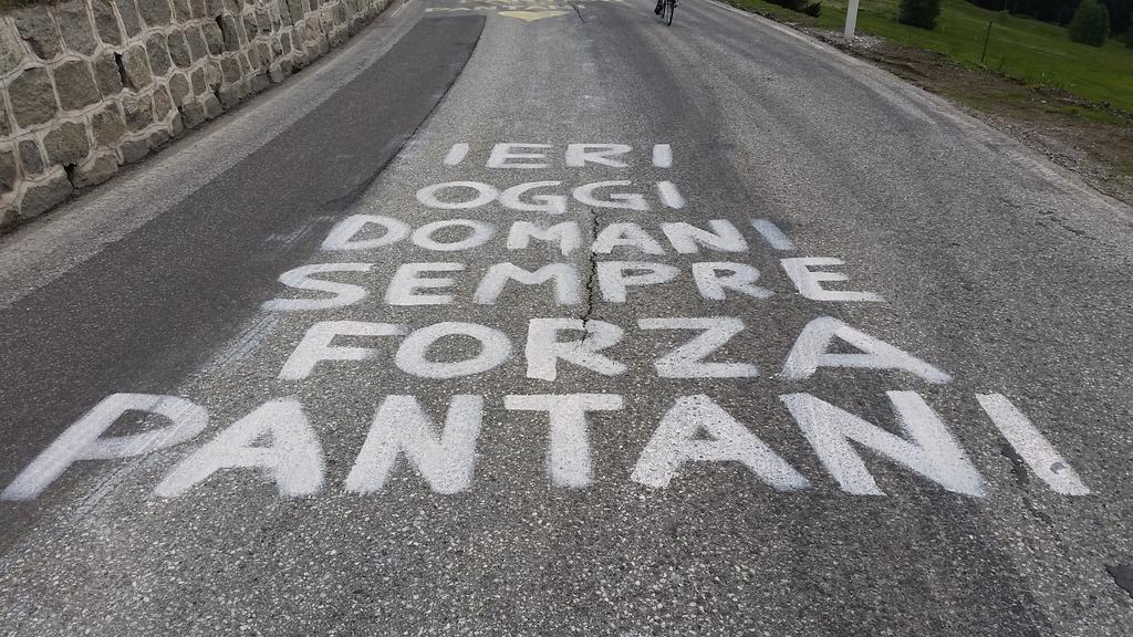 albertocontador's tweet photo. Good day in Madonna di Campiglio,we continue in pink. #TodaymorathaneverMARCOPANTANI #Giro http://t.co/EE2hGOxZwK
