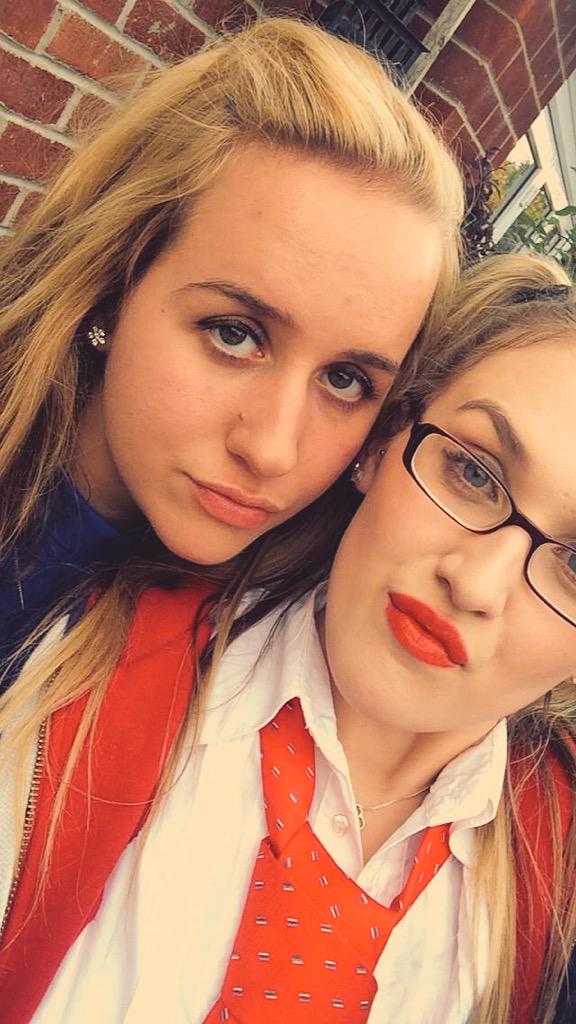 XandraB96's tweet photo. Had such a good weekend, @marydaisyholden still can't believe your engaged!! Exciting times ahead😊 http://t.co/h4WSfP7InJ