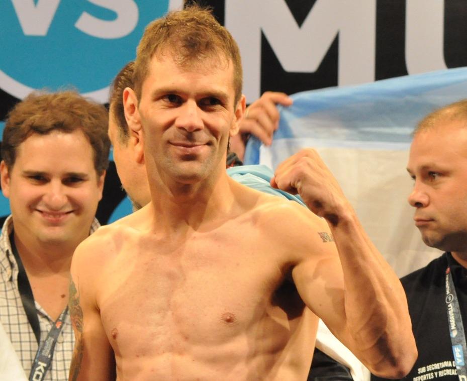 A_gui_la's tweet image. "@SRABOXINGPRENSA: #boxeo: “El VASCO” @SaucedoBox KOT-8 A “PERICOTE” @Juanjofarias fb.me/4rlPVqN65 http://t.co/ioNJUP5had"