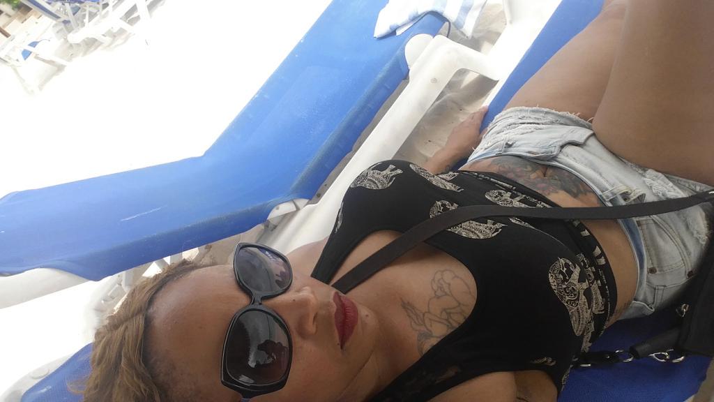 deesgoldengirl's tweet photo. Aruba baby!!!!!! #SBMF15 http://t.co/C27Vh0JZwg