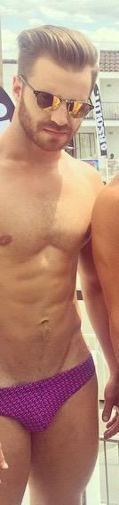 lockoirdaily's tweet photo. Sun-kissed skin so hot he'll melts your Popsicle🎶 http://t.co/E7GJjfhA3i