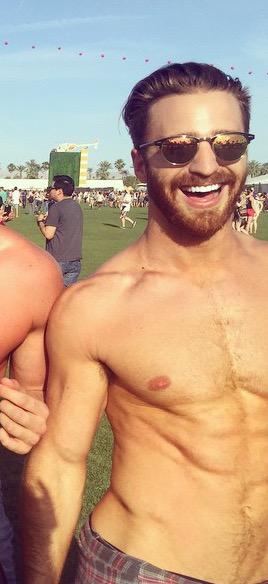 lockoirdaily's tweet photo. Sun-kissed skin so hot he'll melts your Popsicle🎶 http://t.co/E7GJjfhA3i