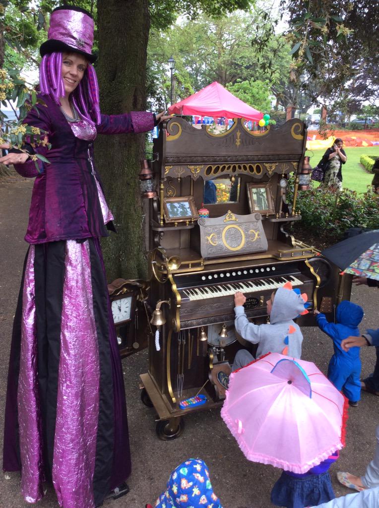 stiltwalking tweet picture