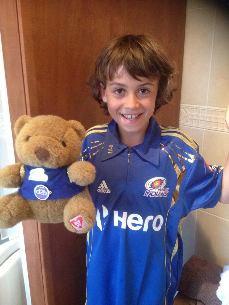 beccaloca1's tweet photo. @RayuduAmbati congratulations from my son in the UK and his mascot bear he made!! http://t.co/T4ONdstGSp