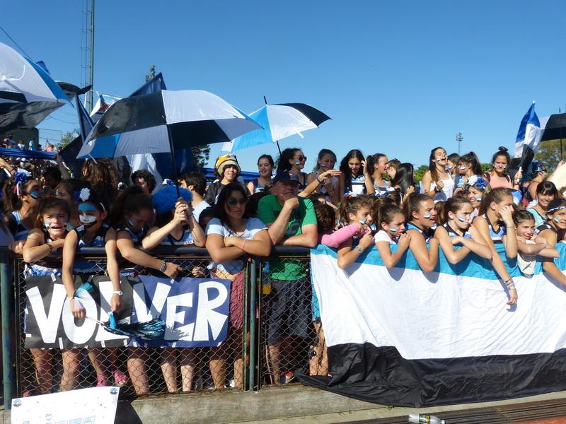 hockeyargplus's tweet photo. Metro Damas B: GOLEADA DE HURLING “A”; GANAN GEBA “B”, SAN MARTIN “A” Y L.NAVAL “A” 
http://t.co/BIwqXzG2GP http://t.co/nycDPwpbql