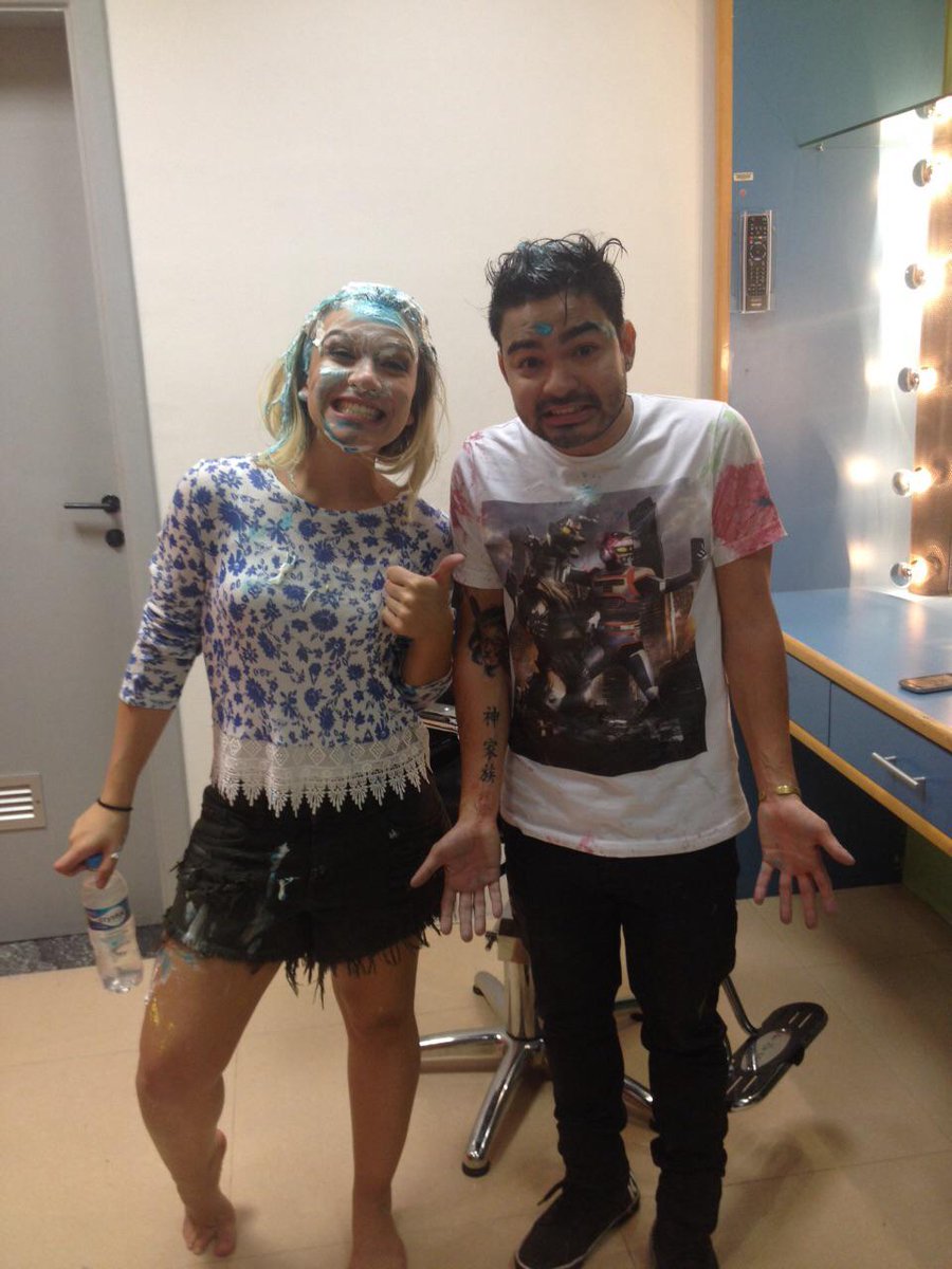 yuditamashiro's tweet photo. Olha! Como ficamos, Pós-programa! 😀😂 http://t.co/yjYWQi0QS5