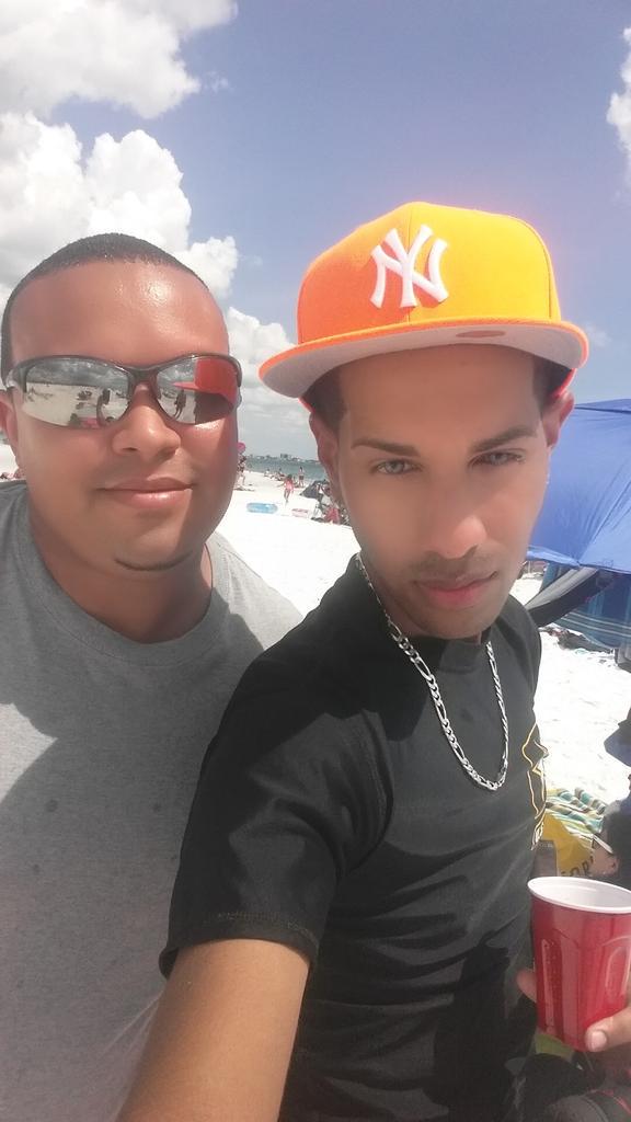 BlueCole_'s tweet image. At the beach with this hottie #Florida #Sarasota #sarasotabeach