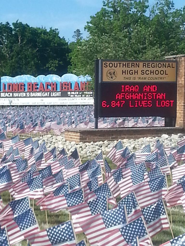 statu287's tweet photo. @Dog_Strength 6847 Flags in front of High School in Manahawkin NJ #GodBlessOurTroops #GodBlessAmerica http://t.co/AITZ6ry17o